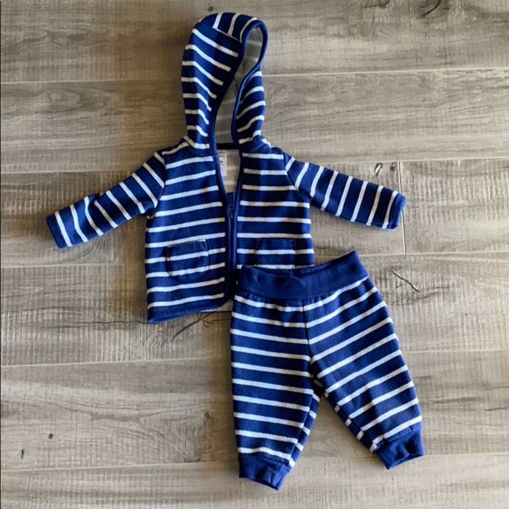 Carter’s lounge set - 6 Month